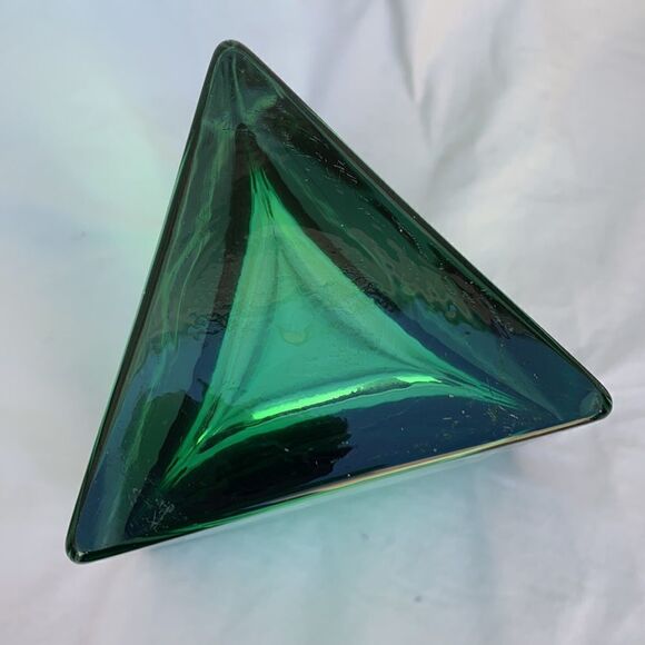 Mouth Blown Handcrafted In Poland Emerald Green Quality Heavy Triangle Vase - Picture 5 of 8